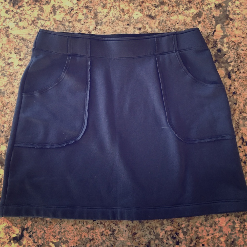 Athleta cold weather skirt. Navy XS